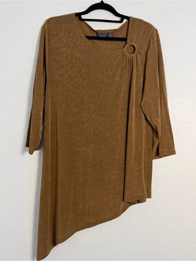 Chico's Travelers Women's XL/16 Top Brown Slinky Knit 3/4 Sleeves Asymmetric